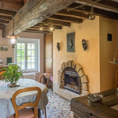 Chantilly ,Petit Dejeuner Et Table D'Hotes Possible Noyers  外观 照片