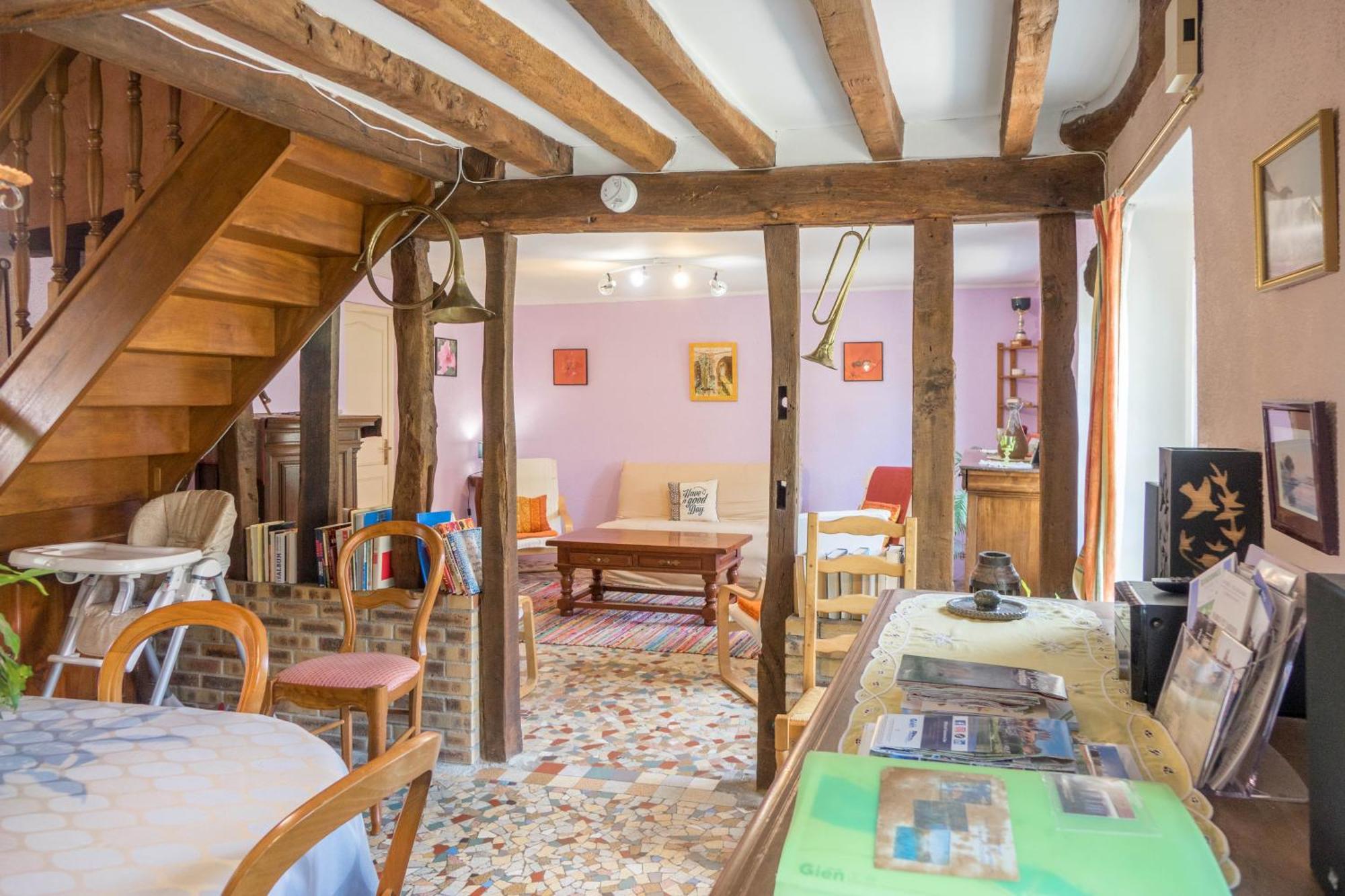 Chantilly ,Petit Dejeuner Et Table D'Hotes Possible Noyers  外观 照片
