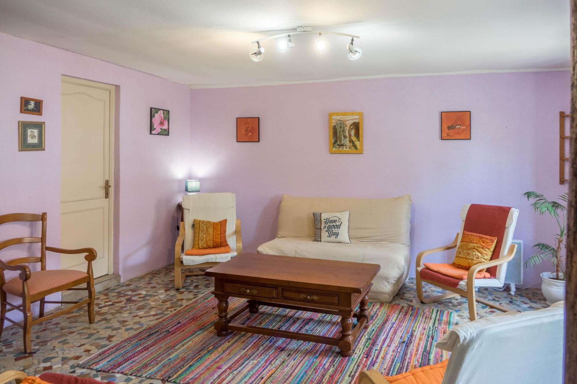 Chantilly ,Petit Dejeuner Et Table D'Hotes Possible Noyers  外观 照片
