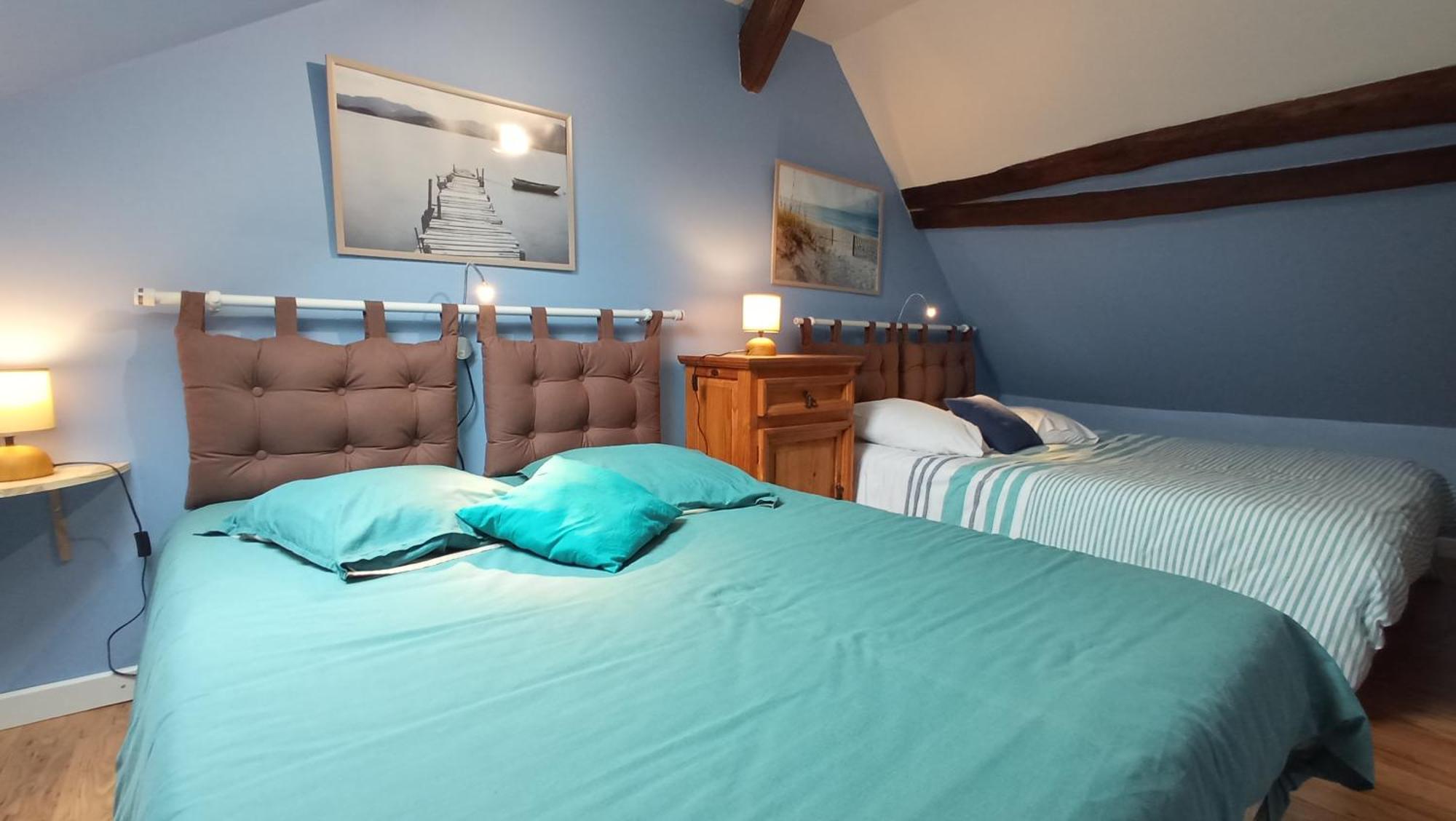 Chantilly ,Petit Dejeuner Et Table D'Hotes Possible Noyers  外观 照片